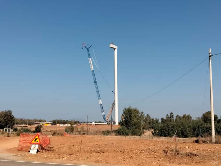 Santu Miali, prima mega pala eolica quasi pronta: il gigante del vento prende forma tra Sanluri, Samassi e Villacidro