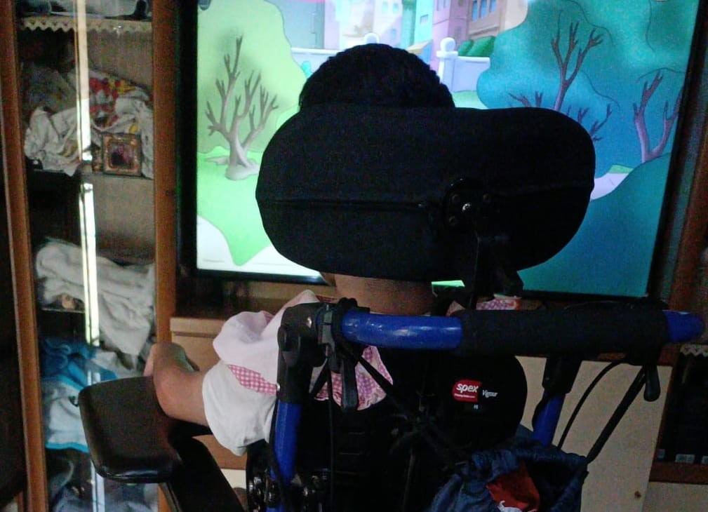 Cagliari, i panni per il figlio disabile non arrivano: odissea in piena estate