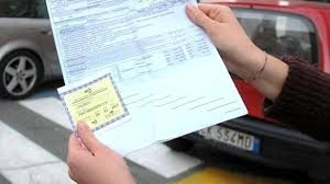 Salasso automobilisti per le assicurazioni in Sardegna: 550 euro all’anno, Cagliari la più cara vola oltre i 600
