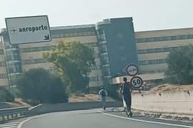 Cagliari, monopattini selvaggi lungo le strade extraurbane: si moltiplicano le segnalazioni