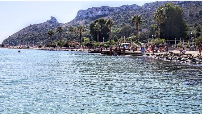 Non sono i soldi a fare la felicità, ma la Sardegna: turisti e vacanzieri innamorati dell’Isola