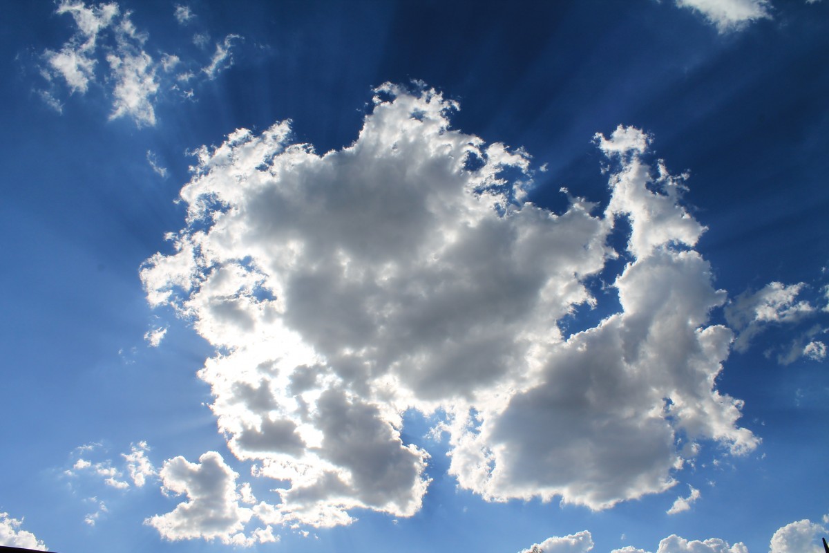 Meteo Casteddu, rinfrescata nel weekend e più nuvole: addio alla insopportabile cappa di calore