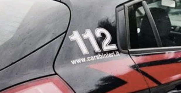 Aspetta un figlio a 20 anni, il papà e il fratello sparano contro la casa dell’ex fidanzato 