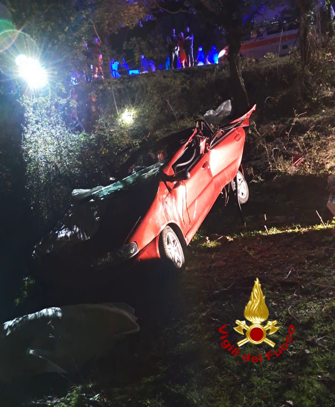 Con l’auto giù nella scarpata, morti 4 ragazzi fra 17 e 20 anni a Fonni