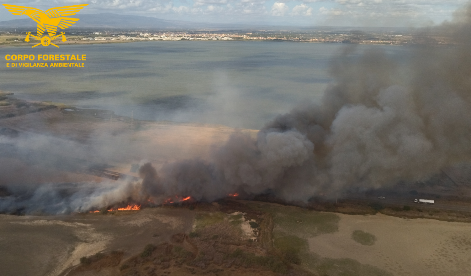 Sardegna, finalmente un piromane in trappola: un pescatore di 52 anni arrestato per incendio colposo