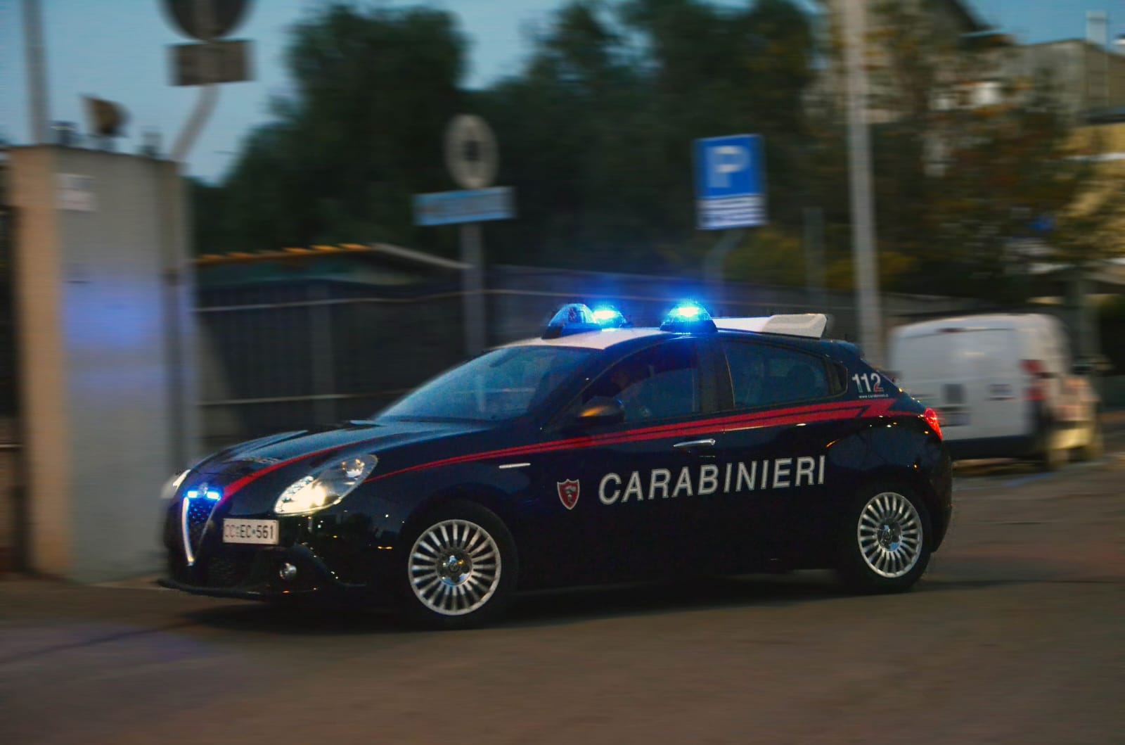In auto con munizioni e un fucile rubato trent’anni fa: denunciati a Guspini una guardia giurata e un disoccupato