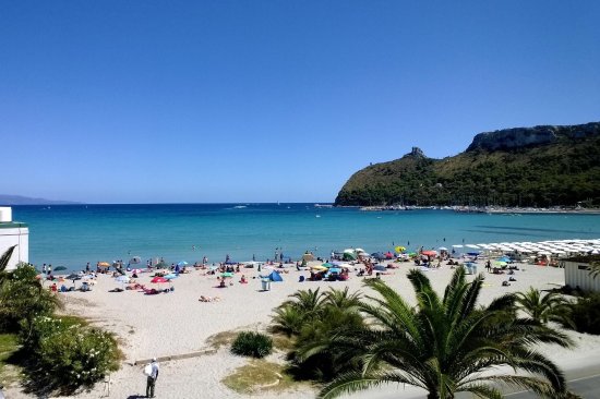 Novembre come agosto: a Cagliari 25 gradi e il Poetto preso d’assalto