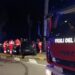 Cagliari, si schianta contro un palo della luce a Marina Piccola e resta incastrato fra le lamiere