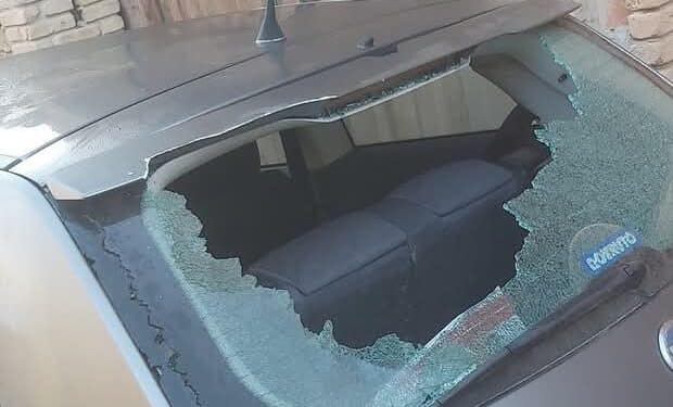 Il divertimento di fine anno a Villasor? Saltare sopra le auto parcheggiate