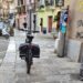 “Bicicletta selvaggia e accattonaggio, non è solidarietà ma indecenza”