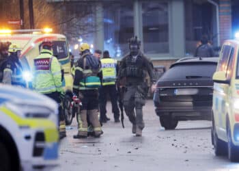 Spari all’impazzata in una scuola in Svezia, almeno dieci morti