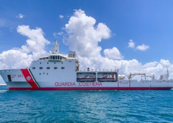 Cagliari, le navi Diciotti e Aringhieri aprono al pubblico