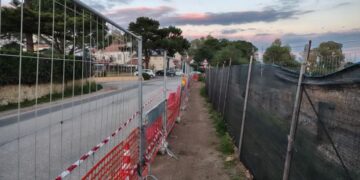 La strada di Poggio dei Pini messa in sicurezza per automobilisti e pedoni