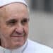 Papa Francesco, condizioni stabili: “È senza febbre ed è vigile”