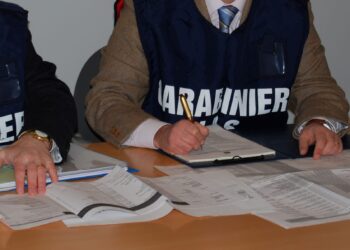 Cagliari, violazioni alle normative su etichettatura e sicurezza: sequestrate oltre 58 mila paia di calzature