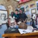 Da Sarroch al tavolo del ristorante che più amava: una statua dedicata al campione Gigi Riva