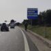 Cagliari, percorre in monopattino la 131: la scena choc immortalata da un automobilista