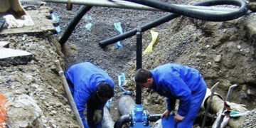 “Abbanoa umilia i lavoratori con una mancia da 1000 euro”: un riconoscimento simbolico dopo 15 anni di lavoro non riconosciuto