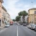 Pirri, auto pirata investe uno scooter e fugge via senza fermarsi