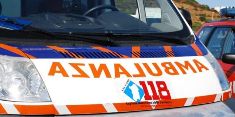 Dramma nella notte a Senorbì: esce fuori strada con l’auto, muore una 20enne