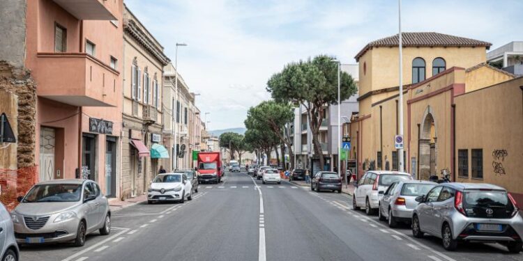 Pirri, ragazzina scippata in piazza Italia mentre rientrava da scuola