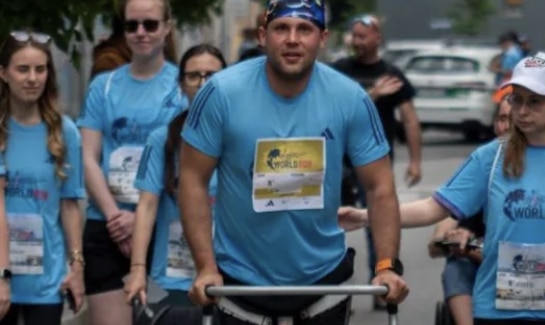 Paraplegico dopo un incidente 34enne torna a camminare: l’incredibile storia di Andrea Scotti