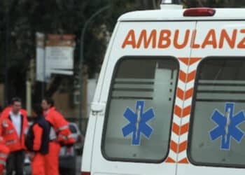 Cade dalla bici elettrica guidata dal papà, morto un bimbo di 4 anni