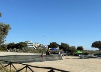 Abusivi a Marina Piccola: parcheggiatori sanzionati e mandati via dalla polizia municipale