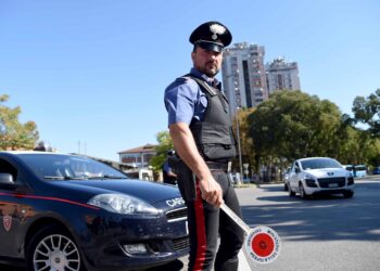 Maltratta la ex compagna davanti ai figli minori: 45enne arrestato a Capoterra
