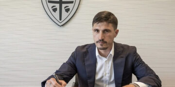 Fabio Pisacane firma come nuovo allenatore del Cagliari: “Non si costruisce nulla da soli”