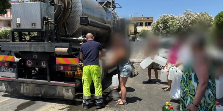 Pula, sale la protesta contro Abbanoa: “Quando avremo nuovamente l’acqua potabile?”