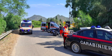 Scontro sulla SP18 a Cala Sinzias: feriti due turisti in moto, uno è grave