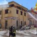 Tragedia a Sassari: esplosione in una palazzina di tre piani, un uomo in fin di vita e diversi feriti