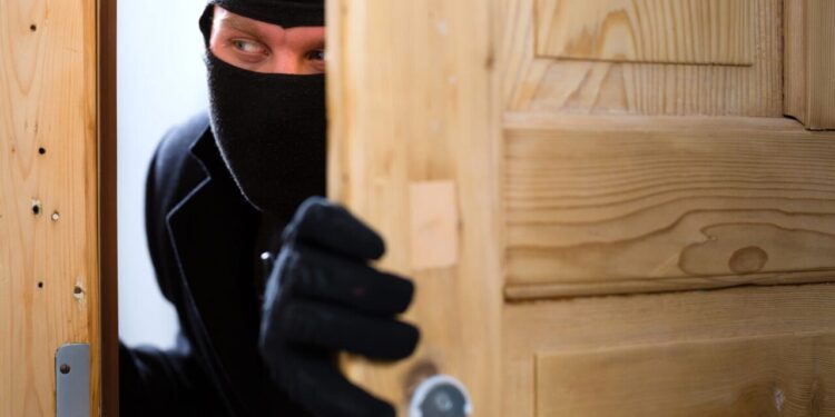 Quartu, è allarme furti: i residenti organizzano ronde per vigilare