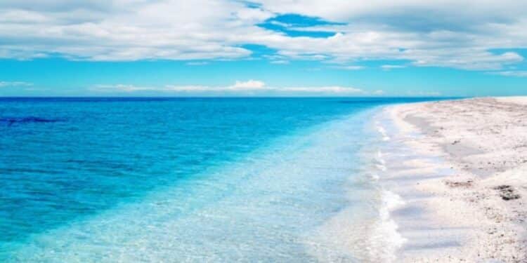 Cabras, tensione a Maimoni: “Noi sardi, accusati di portare via sassi dalla spiaggia”