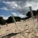 Estate cafona anche a Chia: ombrelloni lasciati in spiaggia per occupare i posti migliori