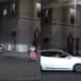 Cagliari, due ragazze rischiano di essere travolte sulle strisce in via Mameli
