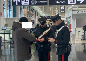 Cagliari, 1 kg di ketamina nel bagaglio: arrestato un corriere della droga appena sbarcato