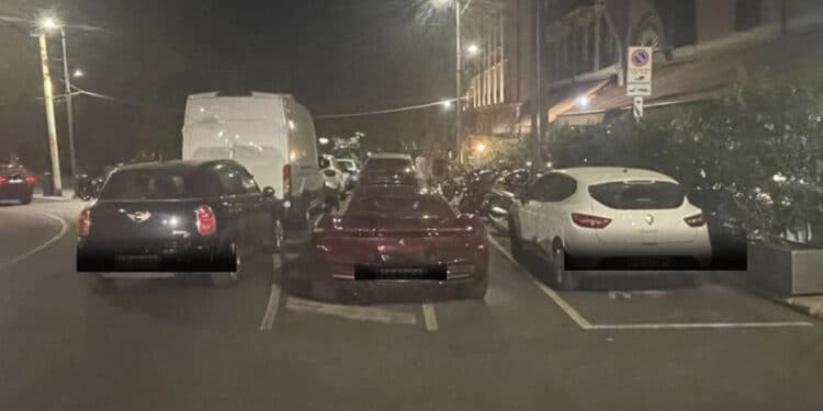 Cagliari, parcheggi “pirotecnici” in curva davanti a Pomata: Garzia chiama la  Polizia