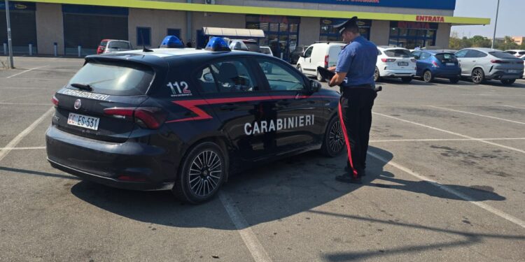 Selargius, shopping di detersivi e profumi senza passare in cassa: arrestato 49enne