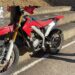 Cagliari, folle inseguimento al Poetto: fermato in moto ubriaco, senza targa, casco e assicurazione
