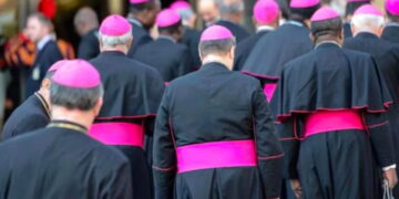 I vescovi sardi contro il suicidio assistito: “Inaccettabile aiutare qualcuno a morire, la vita va sempre difesa”