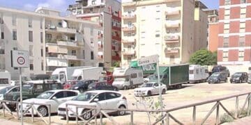 Tragica scoperta a Cagliari, insegnante muore dentro il camper in cui viveva
