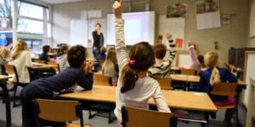 Stangata scuola a Cagliari e in Sardegna: volano i costi di libri, zaini e cancelleria