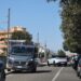 Cagliari, parcheggio selvaggio fuori dal Convitto: “Auto contromano per superare l’imbuto, assurdo e pericoloso”