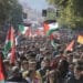 Manifestazione pro Pal a Bologna, ragazza viene ferita dai lacrimogeni: rischia di perdere un occhio
