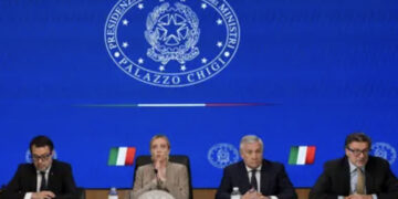 Manovra Economica, via libera dal Consiglio dei Ministri: “20 euro in più sulle pensioni e bonus alle mamme lavoratrici”