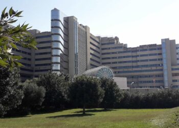 Cagliari, l’ennesima denuncia dai cittadini: “Tempi infiniti d’attesa nella sala d’aspetto al Brotzu”