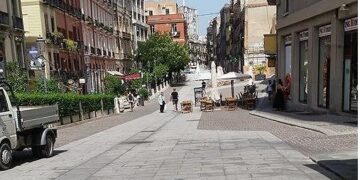 Cagliari, video sotto le gonne nel Corso: la denuncia di alcune ragazze