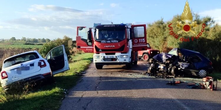 Samatzai, terribile schianto sulla Sp 5: muore un uomo di 61 anni, ferito un ragazzo